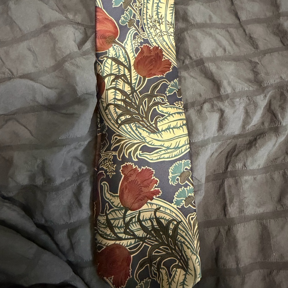 Christian Dior Floral Pattern Silk Tie with Red Tulips